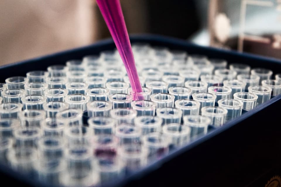 Laboratory pipette and diagnostic testing for pain-management labs